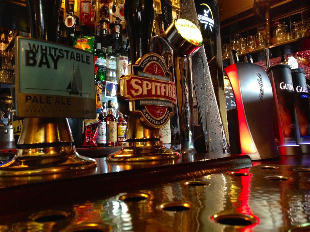 딜 The Kings Head B&B 외부 사진