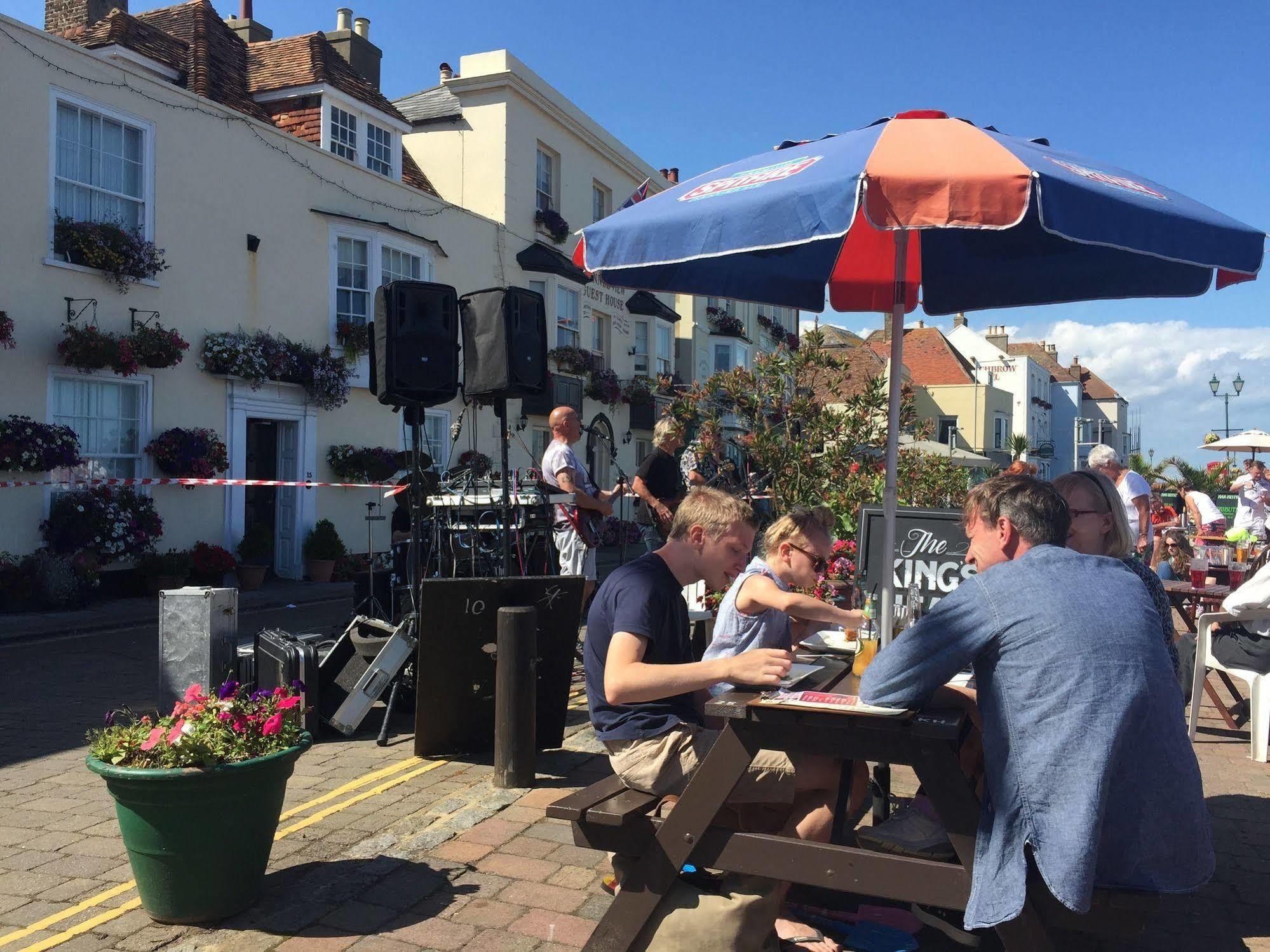 딜 The Kings Head B&B 외부 사진