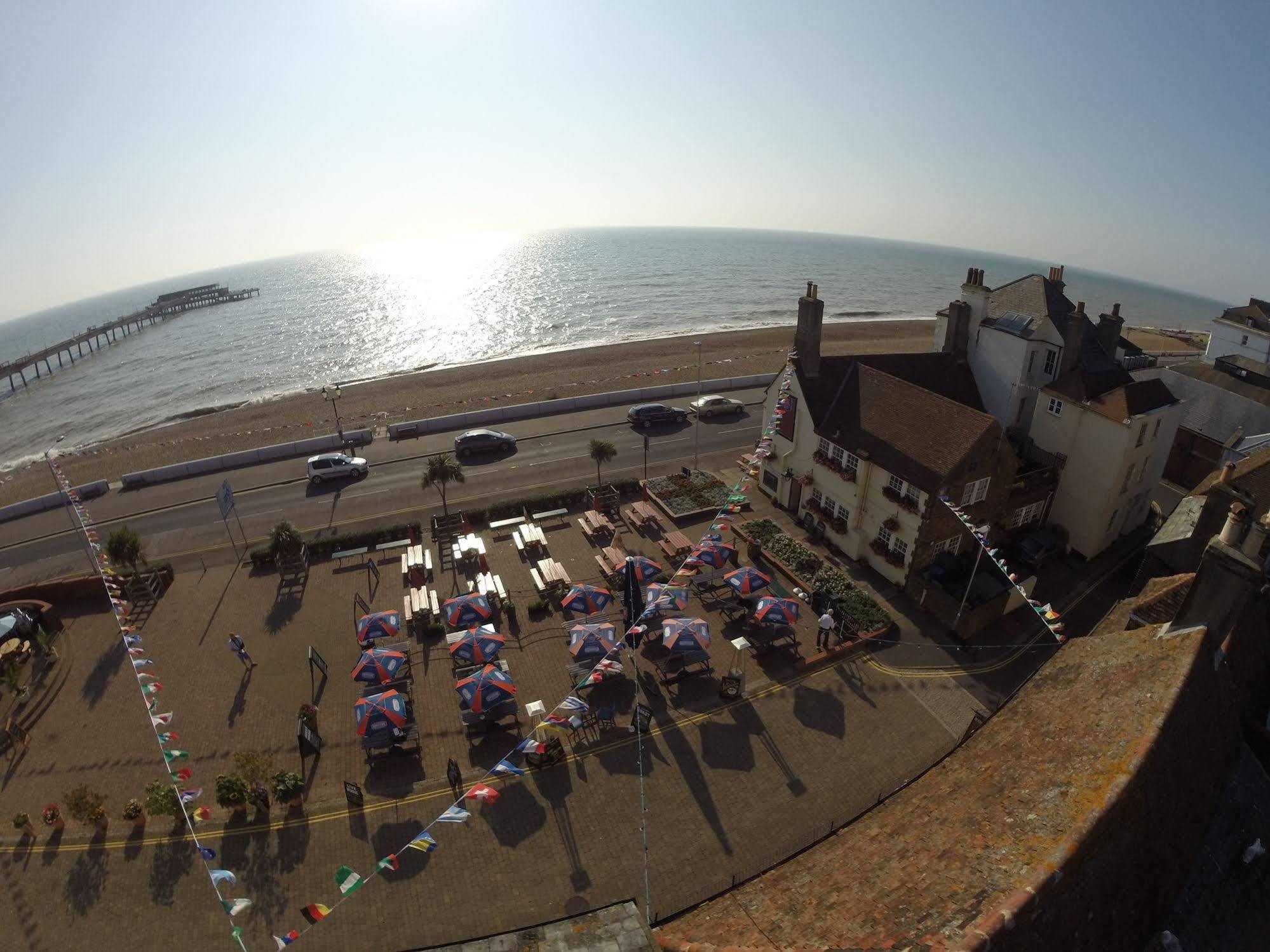 딜 The Kings Head B&B 외부 사진